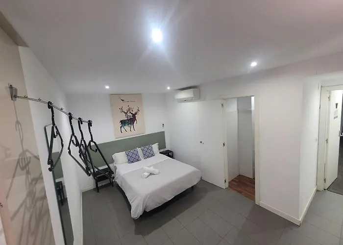 Ayz Frailes - Auto Check-In Property (Adults Only)