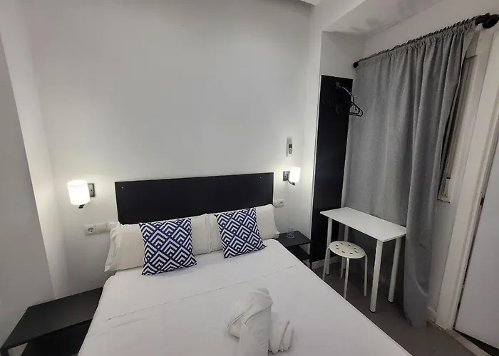 Ayz Frailes - Auto Check-In Property (Adults Only)