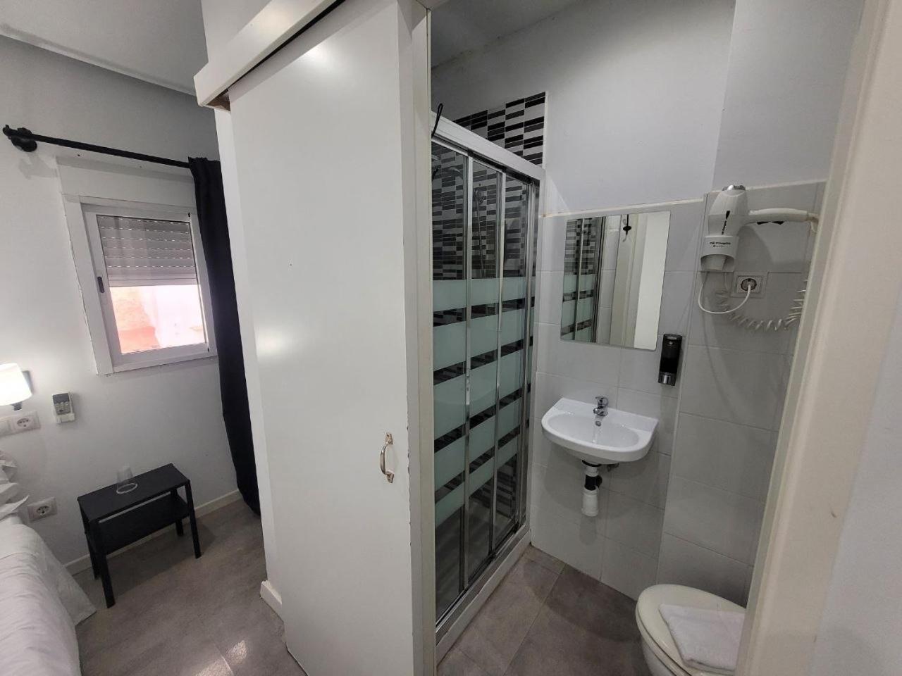 Ayz Frailes - Auto Check-in (adults Only) Affittacamere