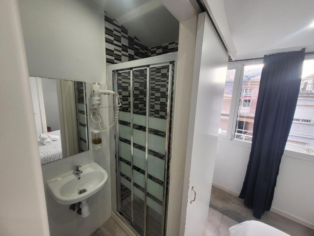 Affittacamere Ayz Frailes - Auto Check-in (adults Only) 3*
