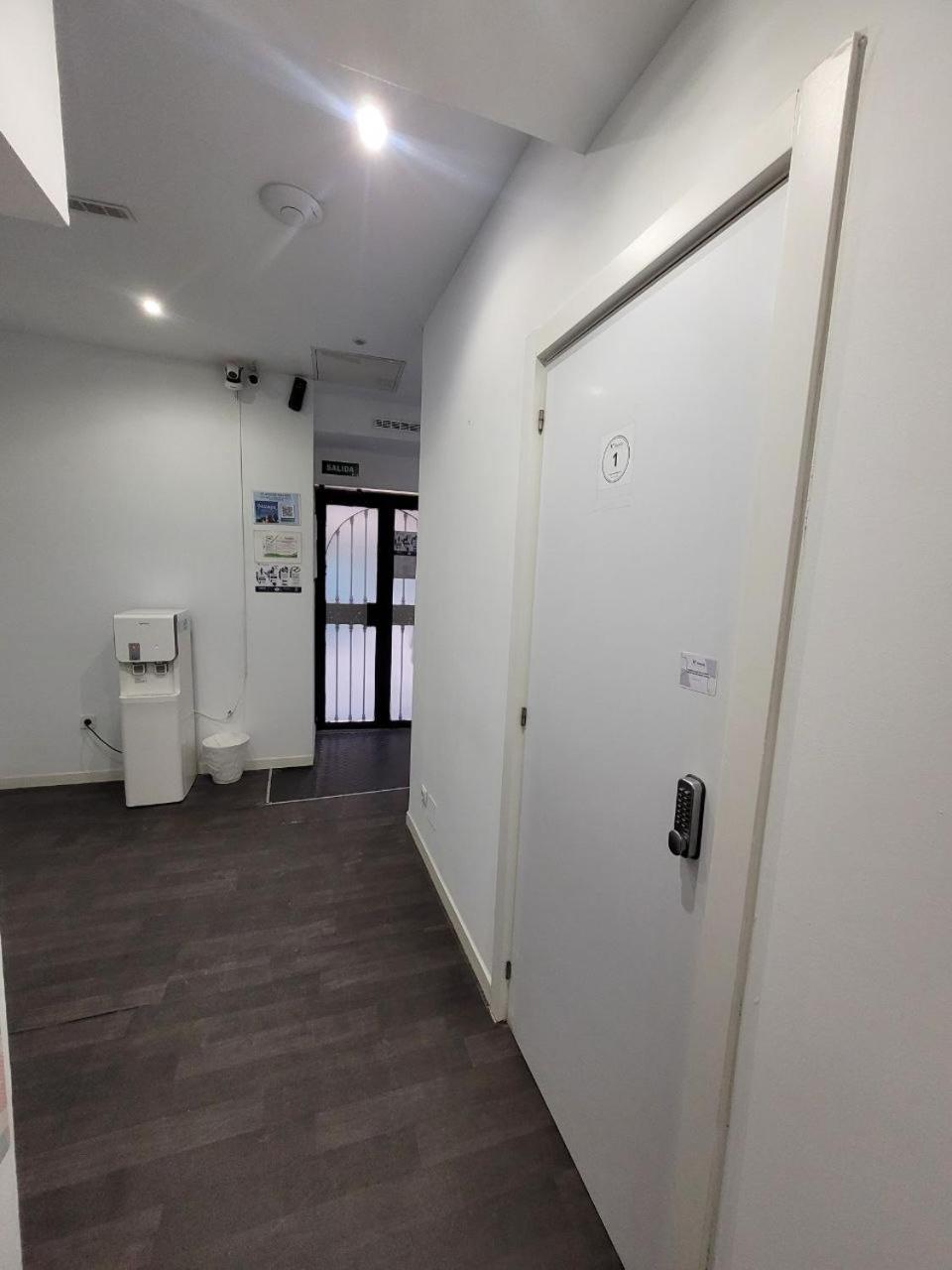 Ayz Frailes - Auto Check-in (adults Only) Affittacamere 3*